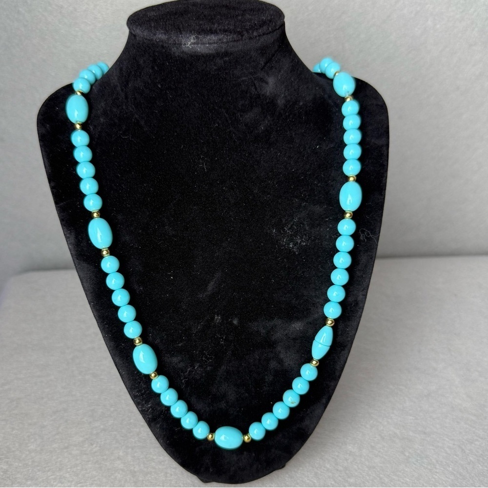 Vintage Turquoise Color Necklace Lucite Beads Single Strand Hidden Barrel Clasp